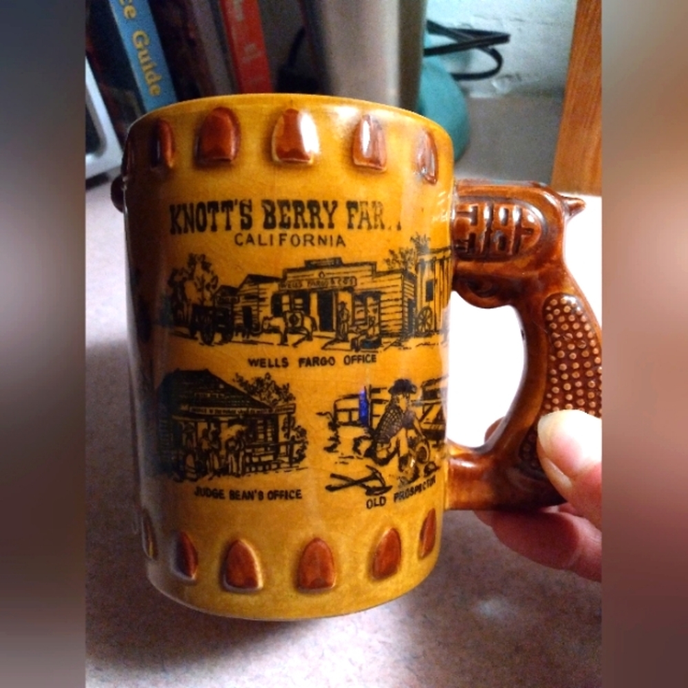 Vintage Knott's Berry farm mug